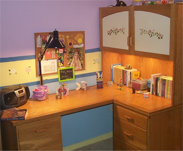 L-Shaped Student Desk